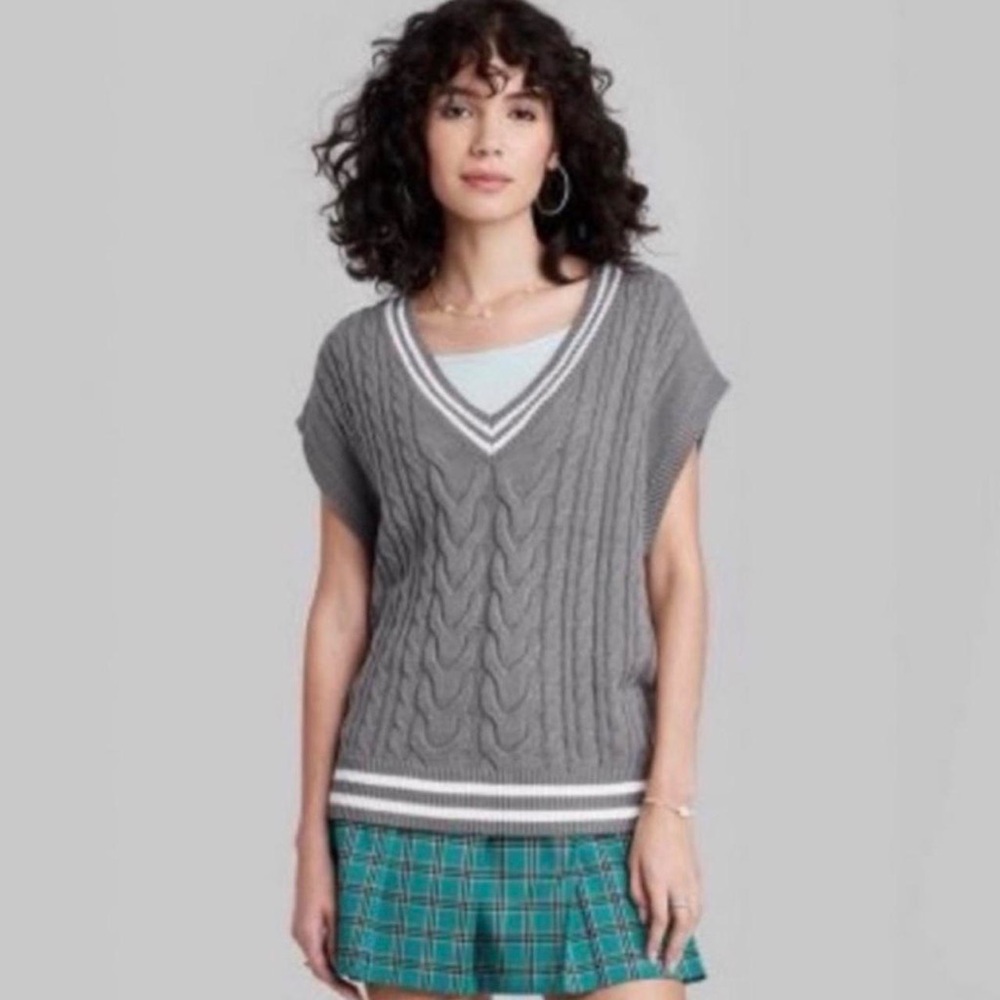Wild Fable Grey & White Cable Knit V-Neck Sweater Vest, Oversized Fit